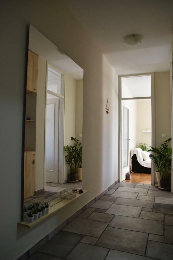 Panorama Apartment *